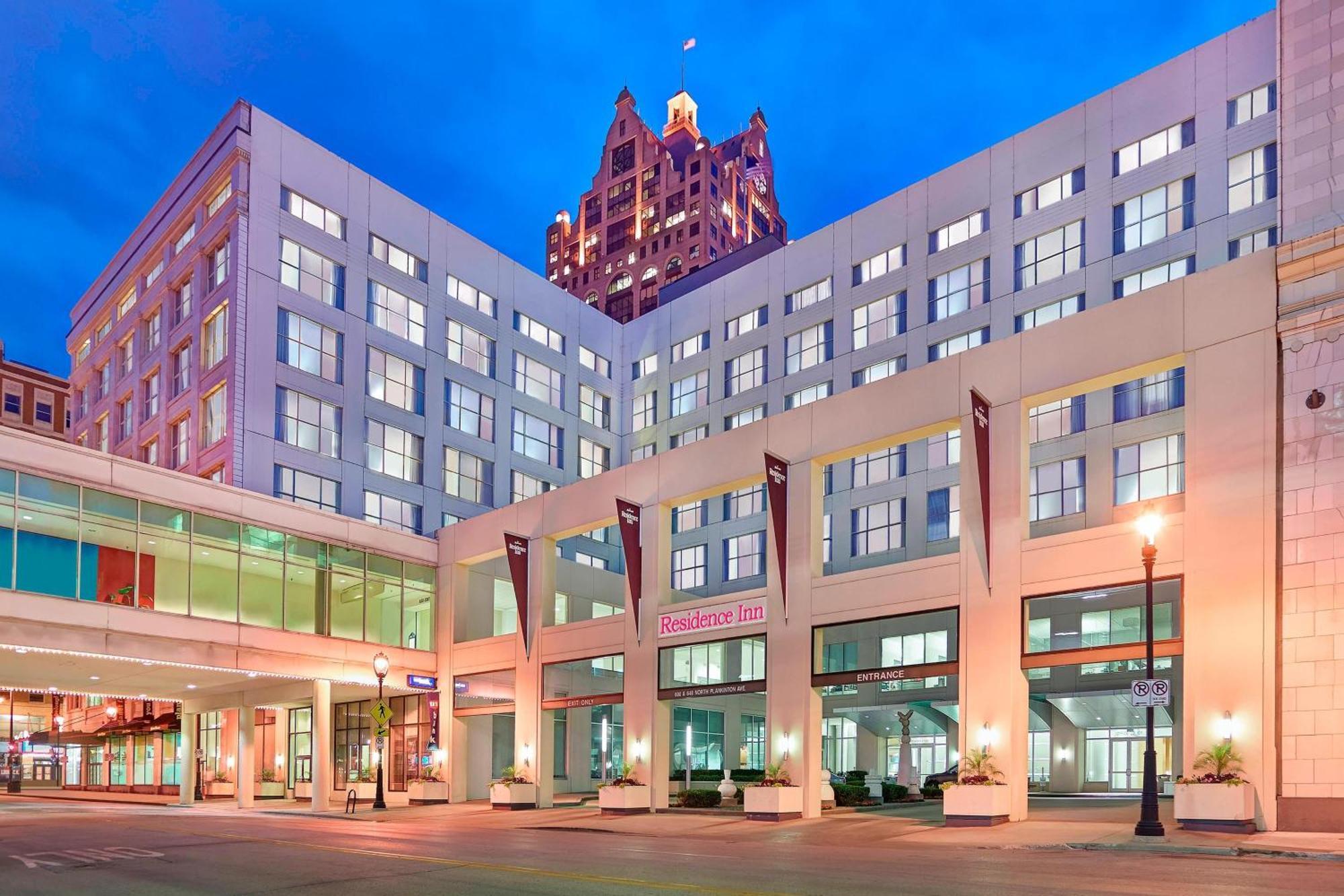 Residence Inn Milwaukee Downtown Exterior foto