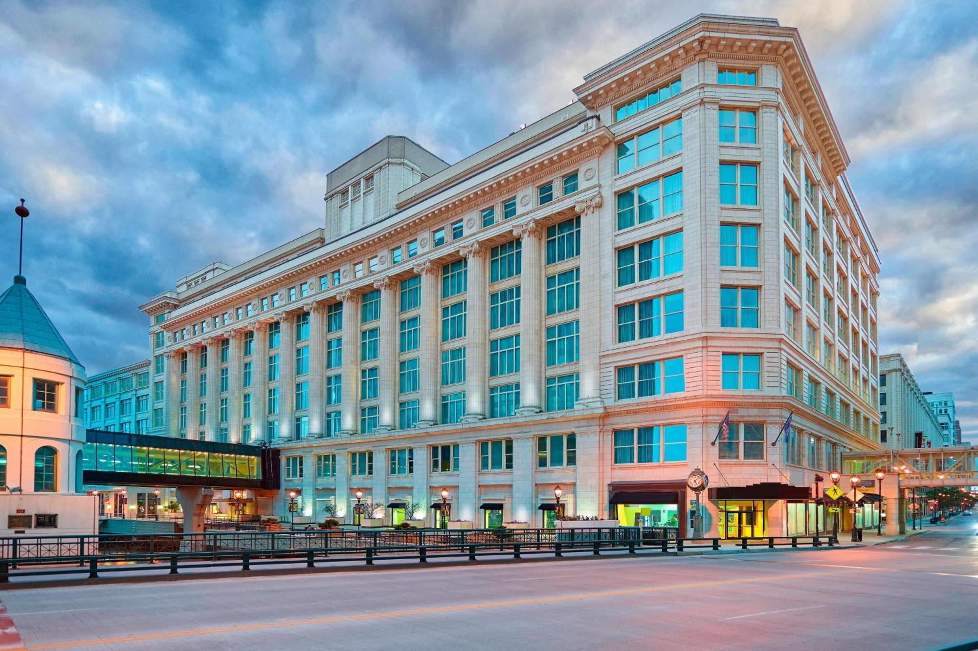 Residence Inn Milwaukee Downtown Exterior foto